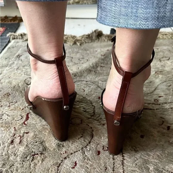 Dolce & Gabbana leather and wood strap wedges. 4” heels. - Picture 4 of 8